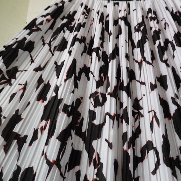 APT. 9 Skirt size Medium - Picture 2 of 7